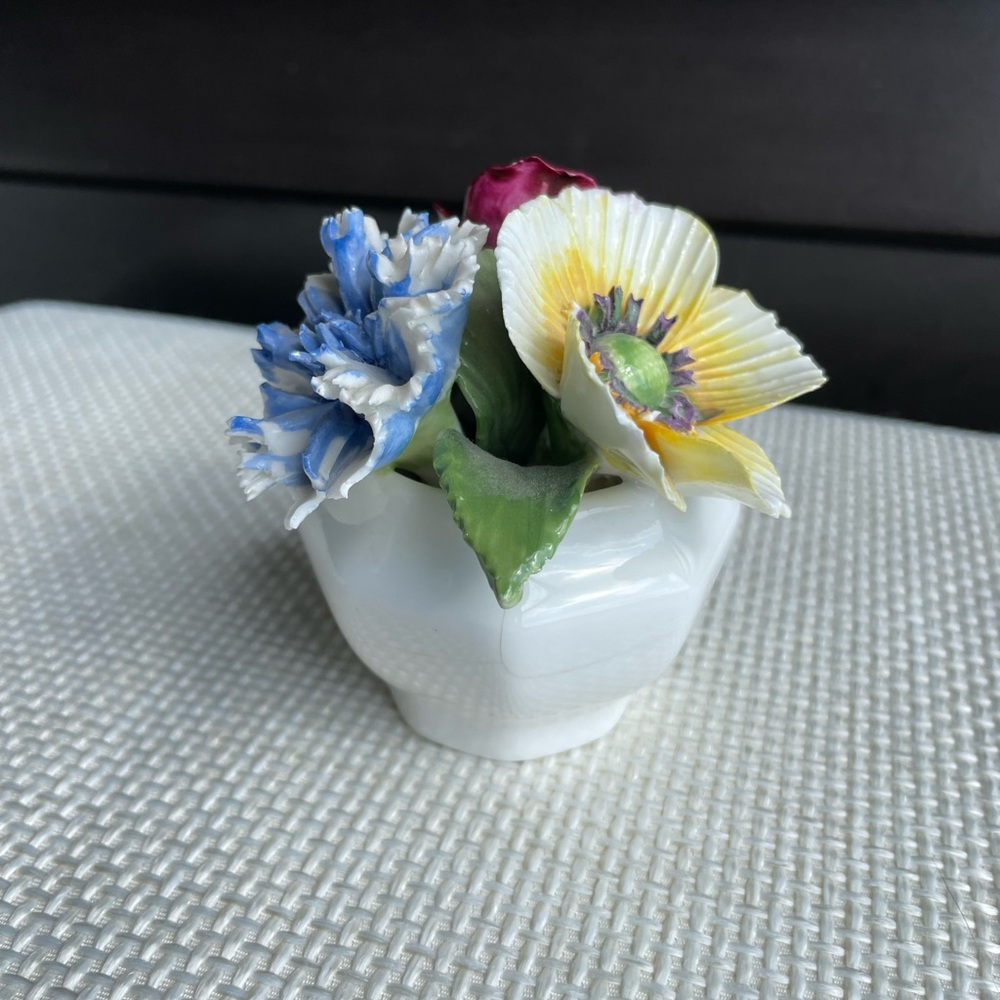 Vintage Hand Made Radnor Bone China Staffordshire England Flower bouquet